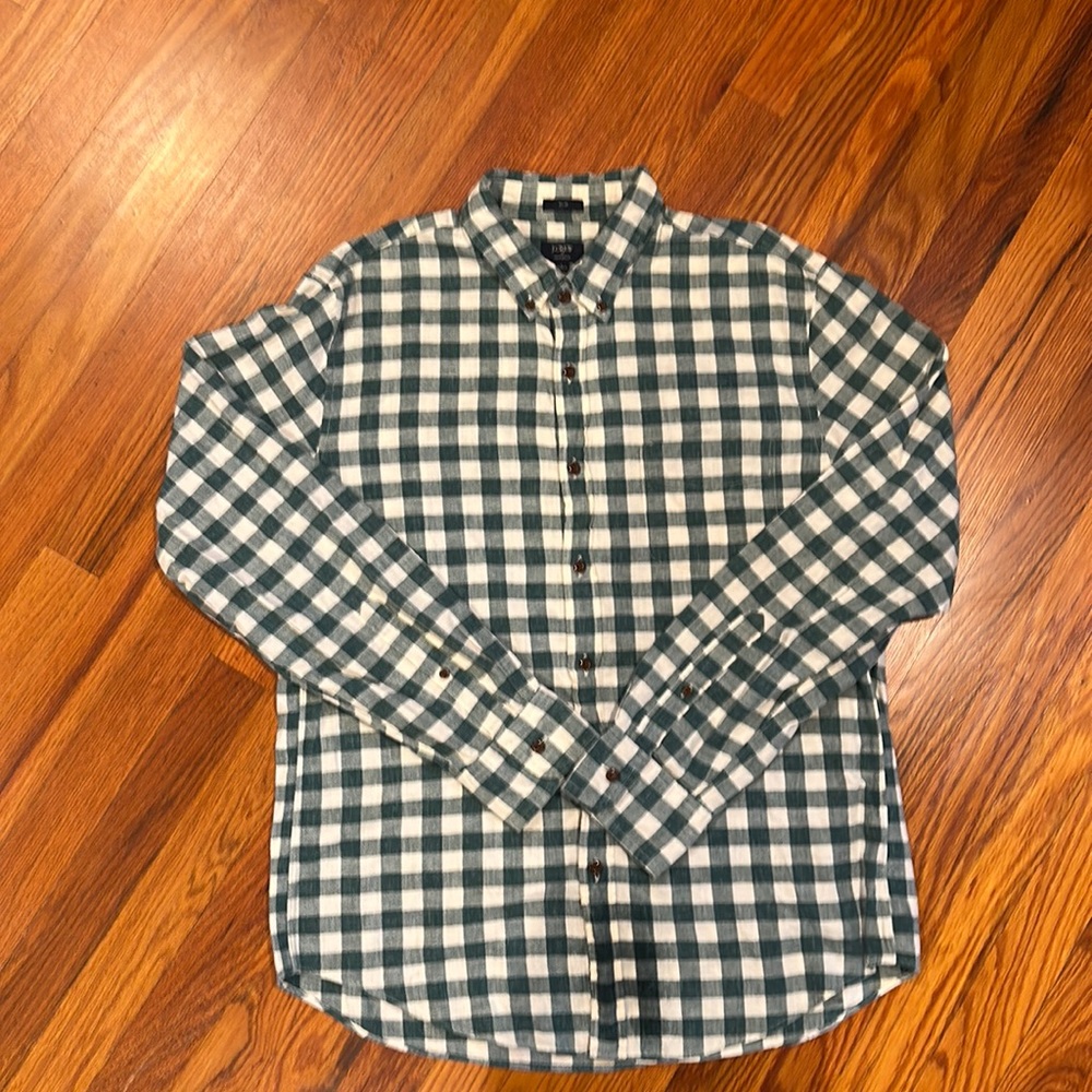 Green button down